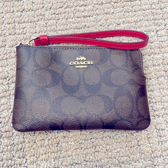 Coach Wristlet NWT and Original Box - Picture 2 of 5